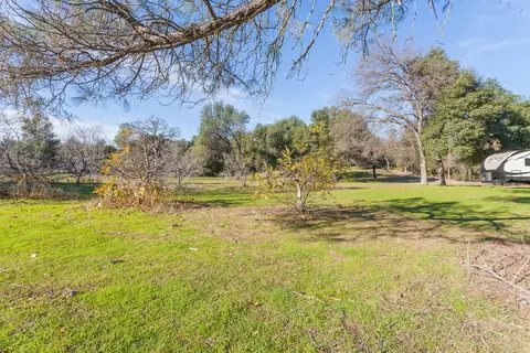 20950 Yogi Bear Ln, Redding, CA 96003 photo 5