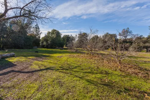 20950 Yogi Bear Ln, Redding, CA 96003 photo 10