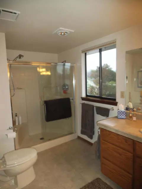 2098 Imelda Ct, Redding, CA 96001 photo 10