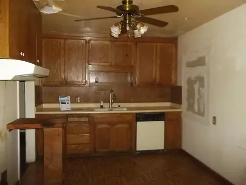 2742 Russell St, Redding, CA 96001 photo 5
