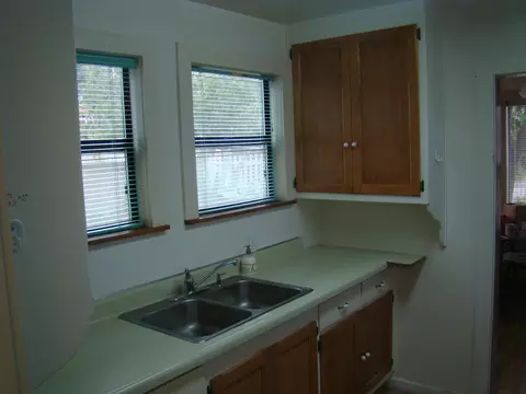 1573 Jay St, Redding, CA 96001 photo 4