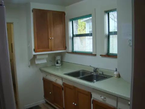 1573 Jay St, Redding, CA 96001 photo 3
