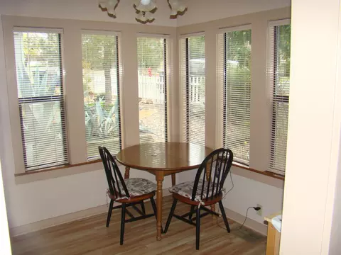 1573 Jay St, Redding, CA 96001 photo 2