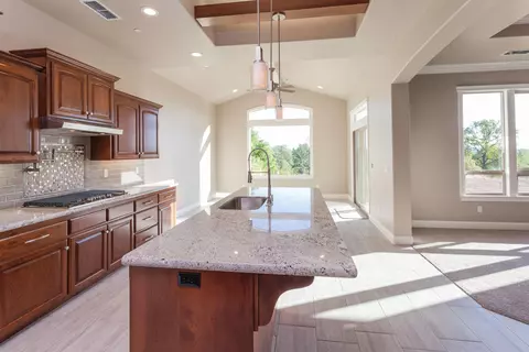 2113 Cadjew St, Redding, CA 96003 photo 7