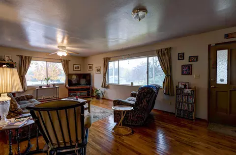 2611 Reservoir Ln, Redding, CA 96002 photo 5