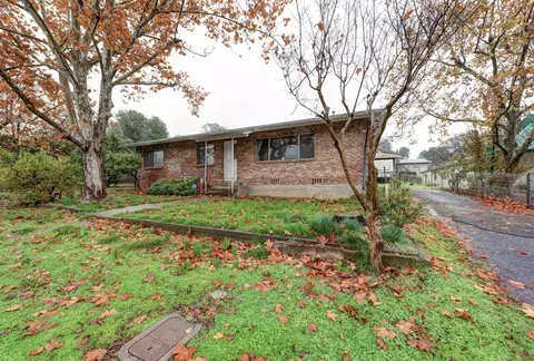 2611 Reservoir Ln, Redding, CA 96002 photo 2