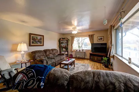 2611 Reservoir Ln, Redding, CA 96002 photo 7