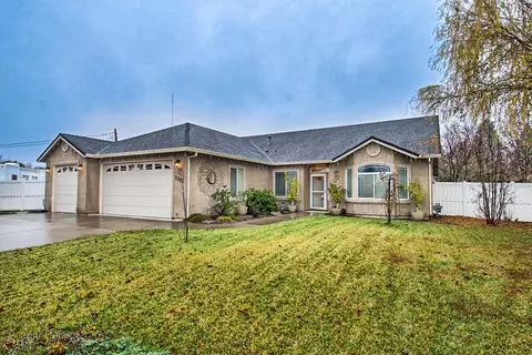 3342 Denali Ct, Redding, CA 96002 photo 2