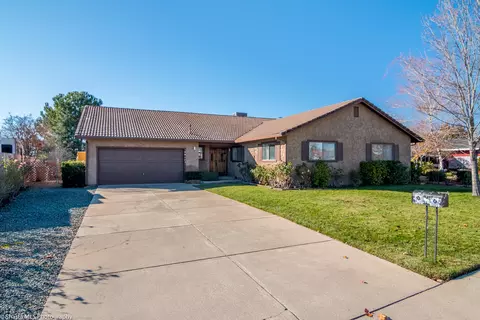 2917 Starlight Blvd, Redding, CA 96001 photo 2