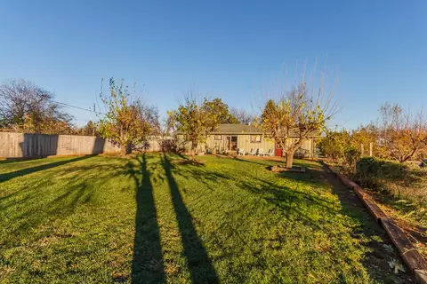 2130 Alden Ave, Redding, CA 96002 photo 21