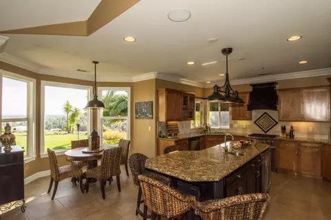 2395 Tradition Way, Redding, CA 96001 photo 8
