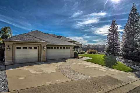 2395 Tradition Way, Redding, CA 96001 photo 2
