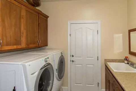 2395 Tradition Way, Redding, CA 96001 photo 16