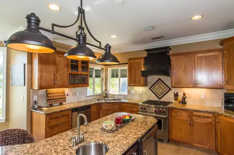 2395 Tradition Way, Redding, CA 96001 photo 9
