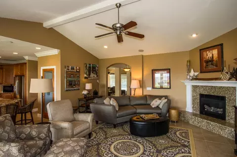 2395 Tradition Way, Redding, CA 96001 photo 7