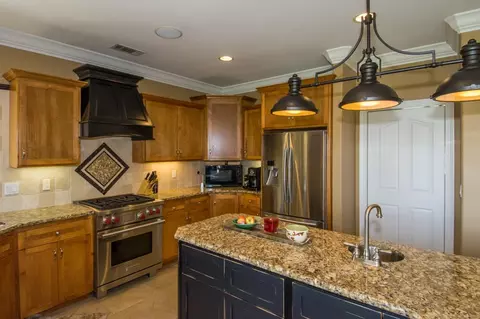 2395 Tradition Way, Redding, CA 96001 photo 10