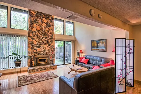 1910 Bechelli Ln, Redding, CA 96002 photo 1