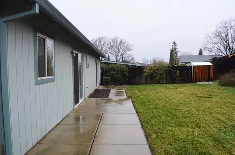 951 Montcrest Dr, Redding, CA 96003 photo 23