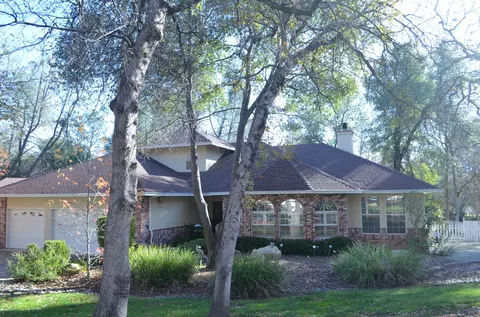 20163 Los Palos Dr, Redding, CA 96003 photo 3