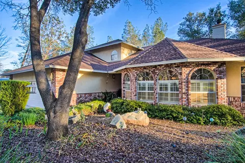 20163 Los Palos Dr, Redding, CA 96003 photo 4