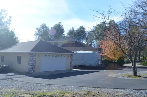 20163 Los Palos Dr, Redding, CA 96003 photo 5