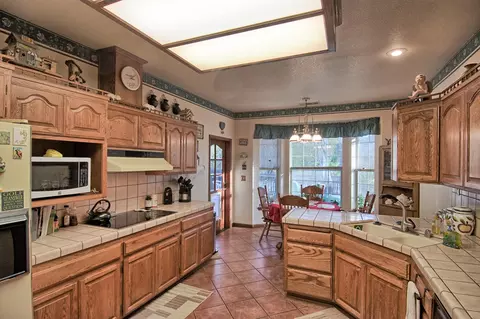 20163 Los Palos Dr, Redding, CA 96003 photo 20