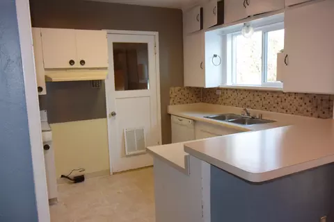 2439 Placer St, Redding, CA 96001 photo 4