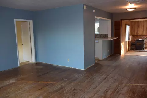 2439 Placer St, Redding, CA 96001 photo 2