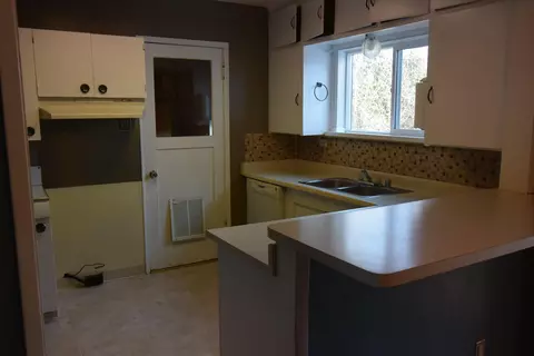 2439 Placer St, Redding, CA 96001 photo 3