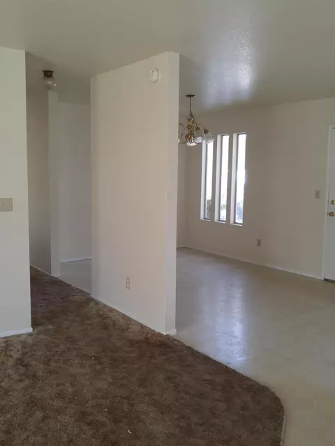 6832 Hemlock St, Redding, CA 96001 photo 4