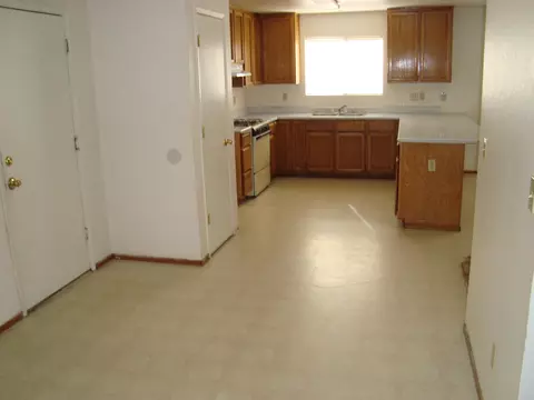 6832 Hemlock St, Redding, CA 96001 photo 3