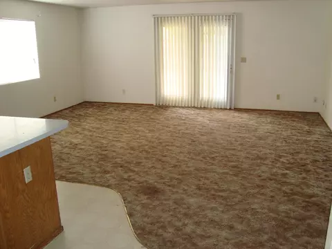 6832 Hemlock St, Redding, CA 96001 photo 2