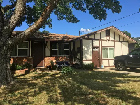2822 Robert Ct, Redding, CA 96002 photo 2