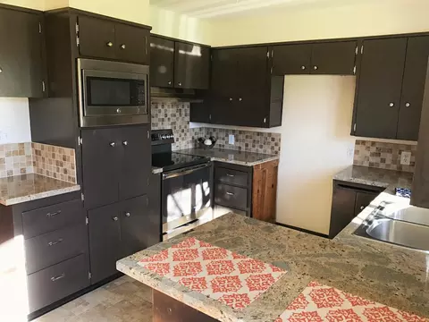 21981 Reading Dr, Anderson, CA 96007 photo 3