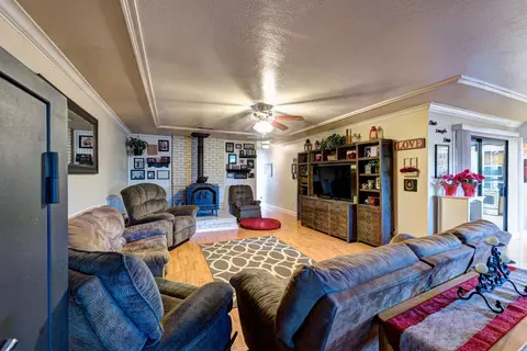 2173 Rancho Rd, Redding, CA 96002 photo 3