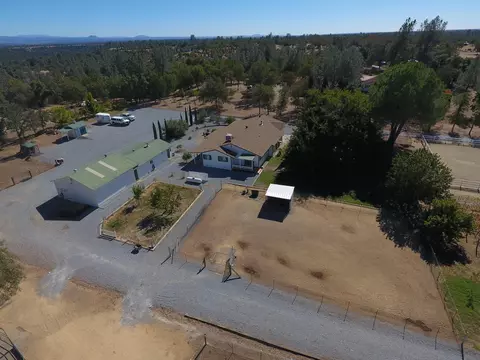 12115 Kern Dr, Redding, CA 96003 photo 4