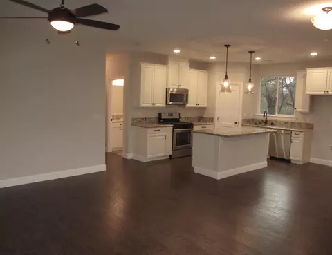 375 Beagle Ln, Redding, CA 96002 photo 2