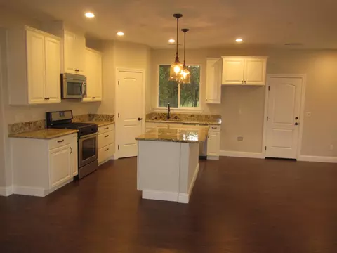 375 Beagle Ln, Redding, CA 96002 photo 3