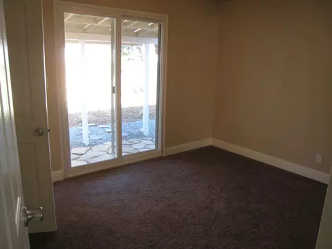 2402 Corona St, Redding, CA 96002 photo 11