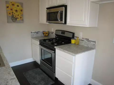 2402 Corona St, Redding, CA 96002 photo 6