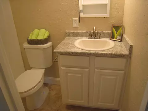 2402 Corona St, Redding, CA 96002 photo 10