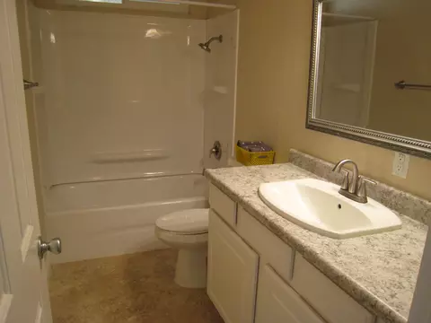 2402 Corona St, Redding, CA 96002 photo 8