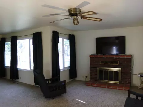 2356 Placer St, Redding, CA 96001 photo 3