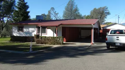 1543 Mistletoe Ln, Redding, CA 96002 photo 1