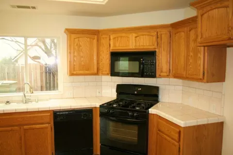 839 Rincon Way, Redding, CA 96003 photo 4