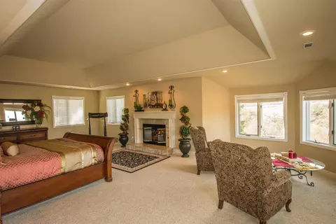820 Sunkist Ct, Redding, CA 96001 photo 18
