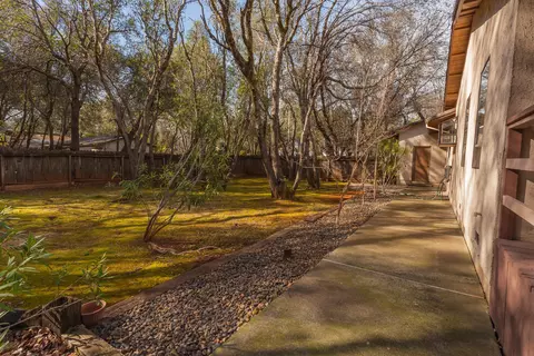 4289 Alta Campo Dr, Redding, CA 96002 photo 33
