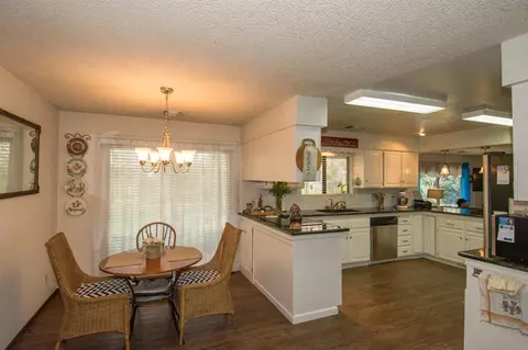 4885 Alta Saga Dr, Redding, CA 96002 photo 6