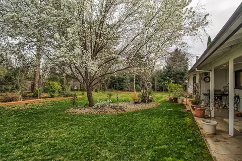4885 Alta Saga Dr, Redding, CA 96002 photo 21