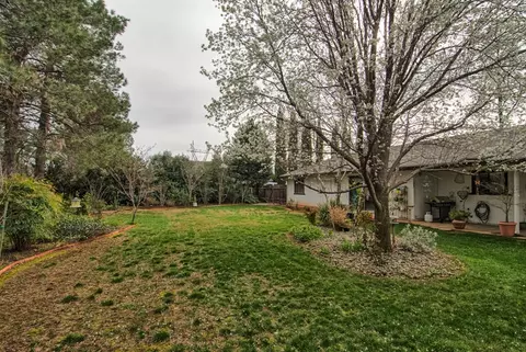 4885 Alta Saga Dr, Redding, CA 96002 photo 25